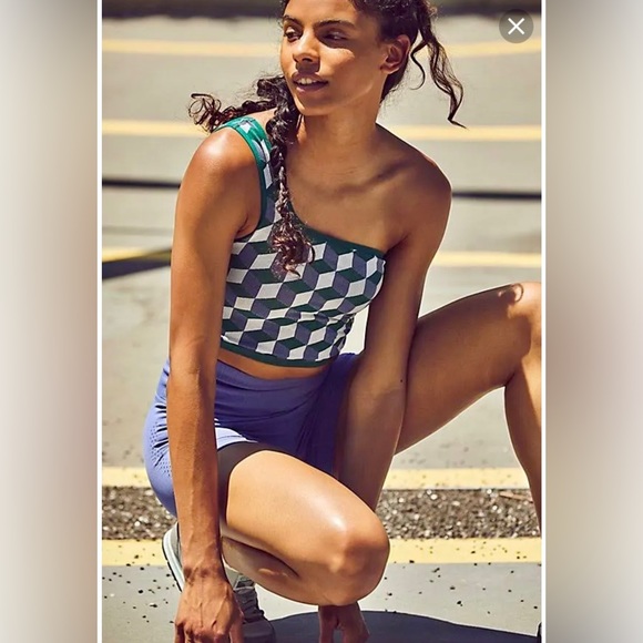 🆕 Free People x Onzie one shoulder top in size S/M in orange geometric - Picture 3 of 7